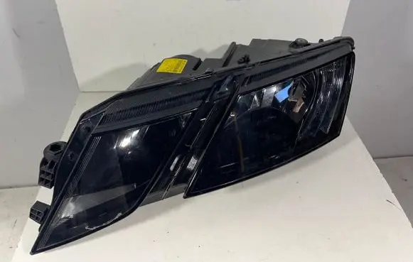 Skoda Octavia Mk3 (5E) Headlight/headlamp 5E1941015C 030110423100