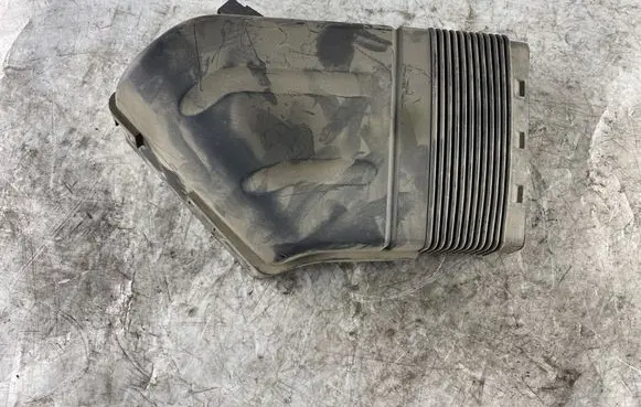 Audi A4 S4 B6 8E 8H Air intake duct part 8E0129617