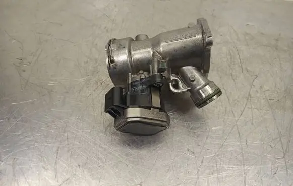 Mercedes-Benz C AMG W203 EGR valve A6460900154 043415201