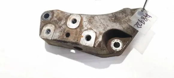 Volkswagen PASSAT B6 Engine mounting bracket 1k0199117