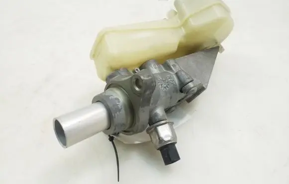 Mercedes-Benz R W251 Master brake cylinder A1644300301