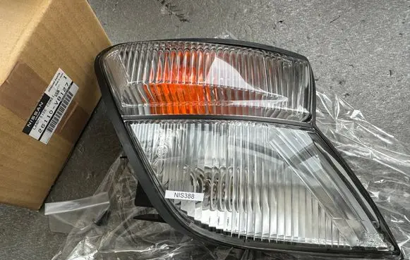 Nissan Patrol Y61 Front fender indicator light 26110VB127 26110VB129 26124VB120