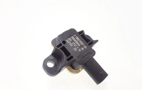 Mercedes-Benz GLE AMG (W166 - C292) Airbag deployment crash/impact sensor A1668210351