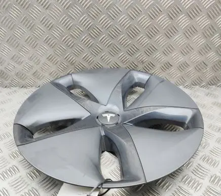 Tesla Model 3 R20 wheel hub/cap/trim 104423199B