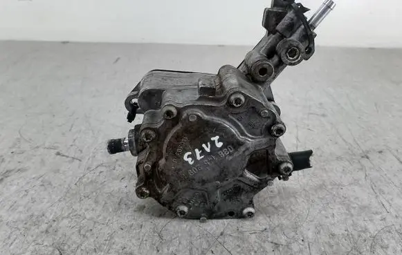 Volkswagen PASSAT B5.5 Vacuum pump 038145209C