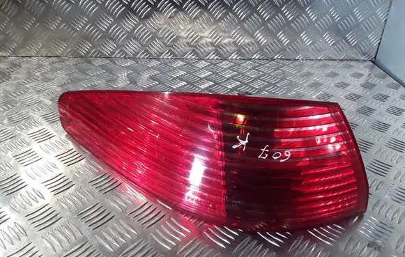 Peugeot 607 Rear/tail lights 2543