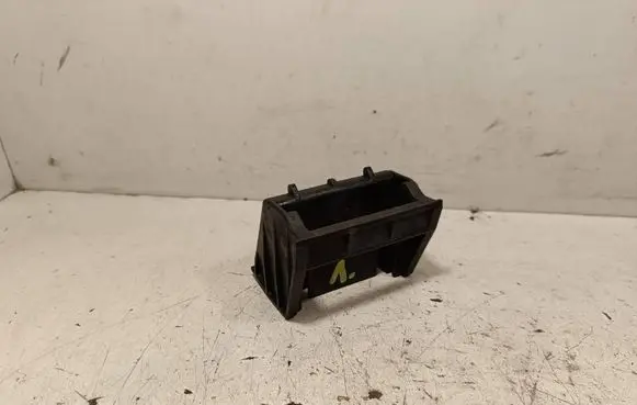 BMW X6 E71 Radiator mount bracket 7533537