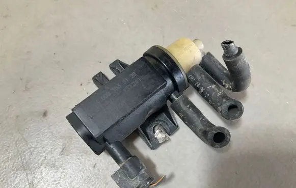 Mercedes-Benz Sprinter W906 Turbo solenoid valve A0091533128