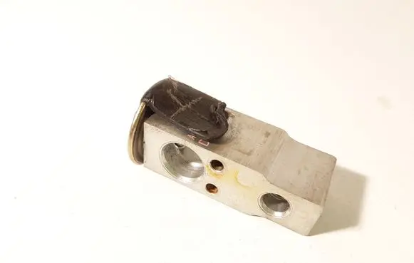 Air conditioning (A/C) expansion valve