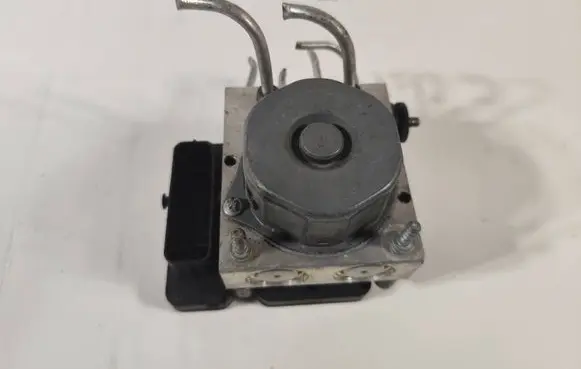 Dacia Sandero ABS Pump 476608644R