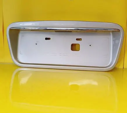 Hyundai Trajet Trunk door license plate light bar A87370-3A000