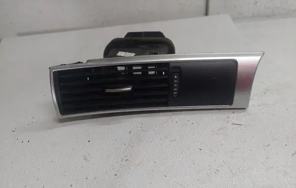 Audi A6 S6 C6 4F Dashboard side air vent grill/cover trim 4F1820901D 161110