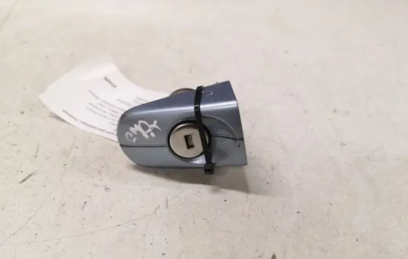 Ford Focus C-MAX Front door lock (next to the handle) 3M5AR21990A 058BA