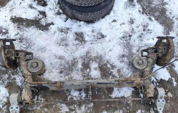 Volkswagen PASSAT B5 Rear axle beam 