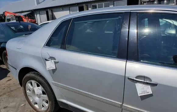 Volkswagen Phaeton Rear door LG9R NIE LONG