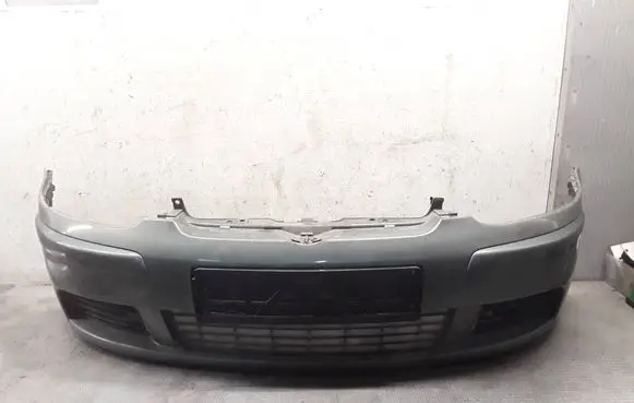 Volkswagen Golf V Front bumper 