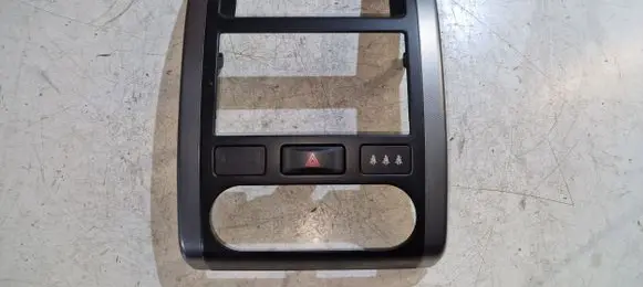 Nissan X-Trail T31 Radio/GPS head unit trim 68260JG10A