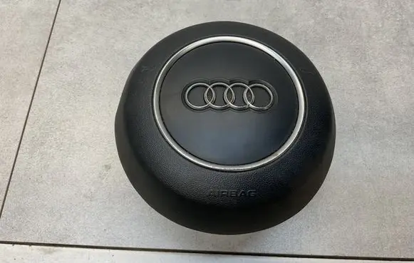 Audi Q3 8U Steering wheel airbag 8V0880201AC