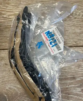 Lexus NX Trunk rubber seal (body) 7586253060