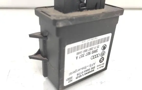 Volkswagen Touran I Light module LCM 5M0907357A 5WK49172B