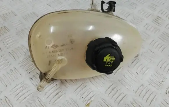 Renault Twingo III Coolant expansion tank/reservoir 217106397R A4535000149 214106397R