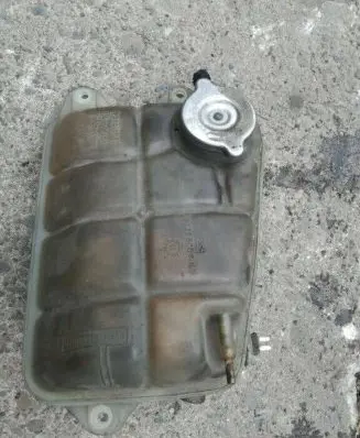 Mercedes-Benz S W126 Coolant expansion tank/reservoir 1265001549