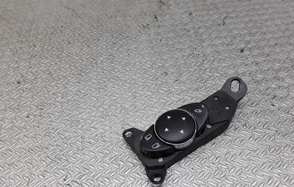 Mercedes-Benz E W211 Wing mirror switch 2118213051