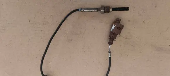 Volkswagen PASSAT B6 Exhaust gas temperature sensor 03L906088CE