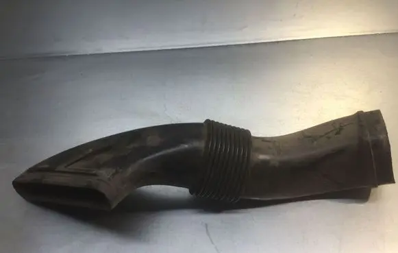 Volvo V70 Air intake duct part 8638624