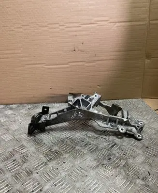 Jaguar E-Pace Engine mounting bracket G4D3SL456DC