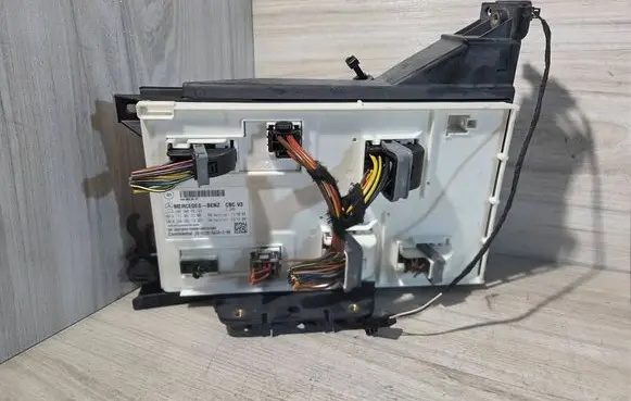 Mercedes-Benz B W246 W242 SAM control unit A2469005612 A1179012300 A2469021302