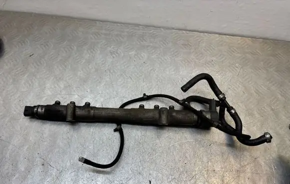 Volvo XC70 Fuel main line pipe 0445215023 30777554
