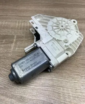 Audi A4 S4 B8 8K Front door window regulator motor 8K0959802A