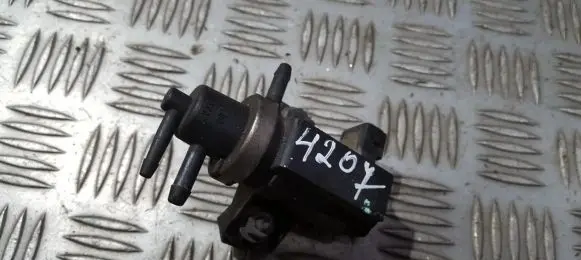 Audi A4 S4 B5 8D Turbo solenoid valve 1h0906622
