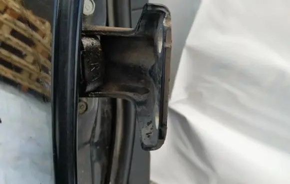 Subaru Outback Rear door lower hinge
