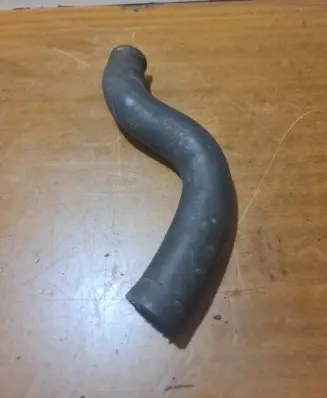 Coolant pipe/hose