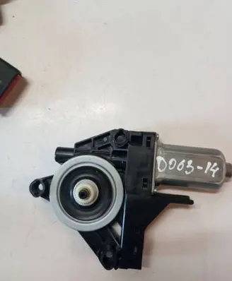 Volvo S60 Front door window regulator motor WR12718