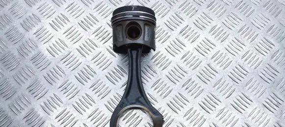 Mercedes-Benz Sprinter W906 Piston with connecting rod