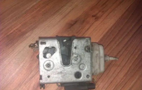 Audi A4 S4 B5 8D Front door lock