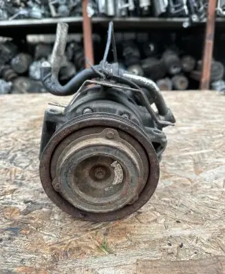 Volkswagen PASSAT B5 Air conditioning (A/C) compressor (pump) 8D0260805J 8D0260808