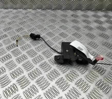 Porsche Boxster 986 Engine bonnet/hood lock/catch 99651105302