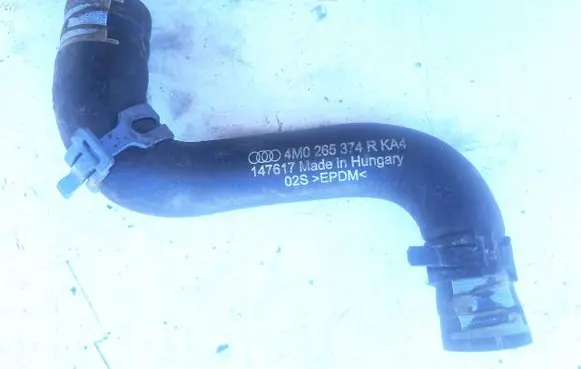 Audi Q7 4M Engine coolant pipe/hose 4M0265374R