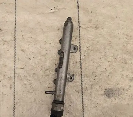 Fuel main line pipe