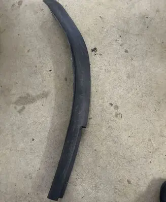 Front bumper lip