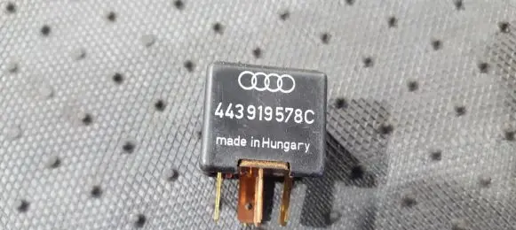 Audi A4 S4 B5 8D Other relay 443919578C 899519