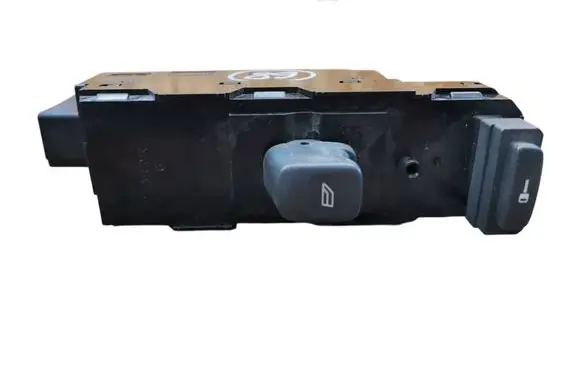 Volvo S60 Electric window control switch 8673187 MP194200107