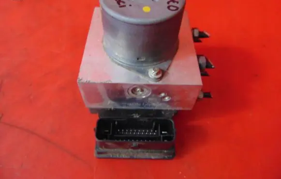 Ford Mondeo MK IV ABS Pump 8G912C405AA