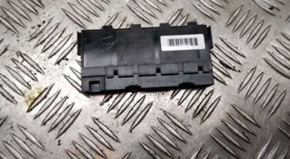 Lexus GS 300 350 430 450H Fuse module 8264130250 72818500