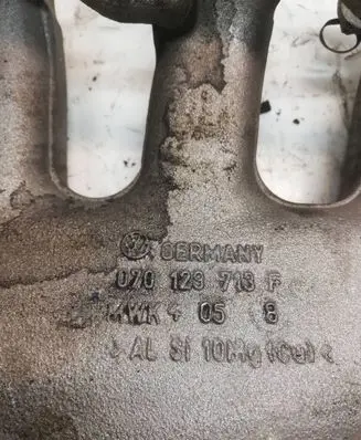 Volkswagen Multivan T5 Intake manifold 070129713F