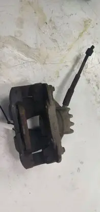 Peugeot 3008 I Front brake caliper